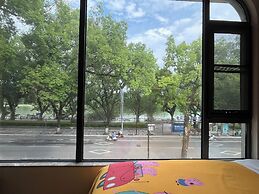 Guilin O-LIVE Social Hotel