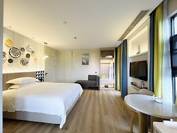 Guilin O-LIVE Social Hotel