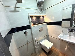 THE GRAND LUXURY STAY HOTEL