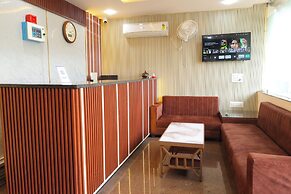 THE GRAND LUXURY STAY HOTEL