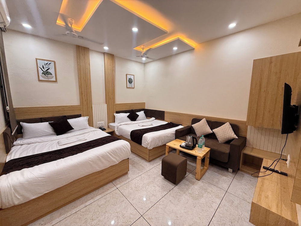 Hotel Kusum Kunj