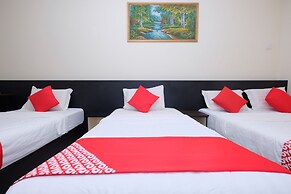 OYO 1104 Q Hotel