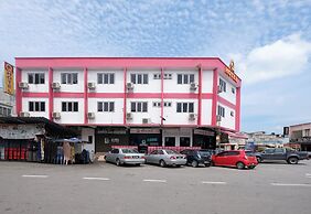 OYO 1104 Q Hotel