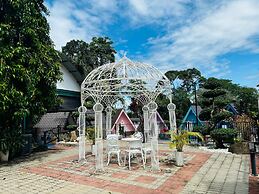 Capital O 91167 Gemilang Candi Resort
