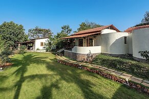 Cosmicstays Joshet Farmstay