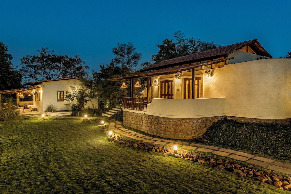 Cosmicstays Joshet Farmstay
