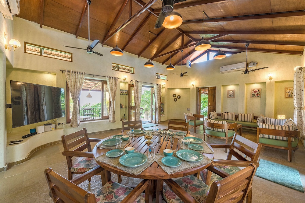 Cosmicstays Joshet Farmstay