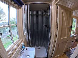 Haslemere - Cabin - Sleeps 2 - Parking - Garden
