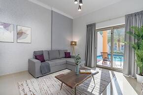 3BR Townhouse w Private Pool