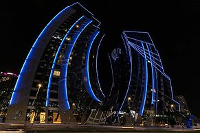 LUX 1BR Near B.khalifa