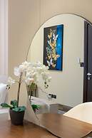 LUX 1BR Near B.khalifa