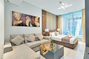 LUX Studio Near Burj w Canal Views