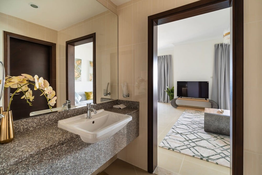 Luxury 3BR Sarai Apt Sea View