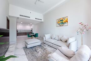 Modern Apt w Canal View Close to DT