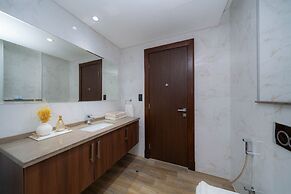 Modern Apt w Canal View Close to DT