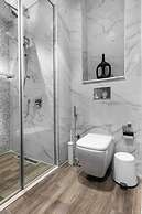 Premium Corner Apt 1BD in Jone w Canal View