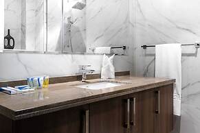 Premium Corner Apt 1BD in Jone w Canal View
