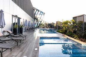 Premium Corner Apt 1BD in Jone w Canal View