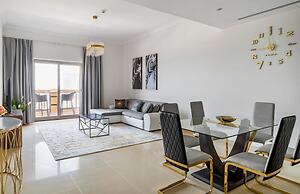 Pool View 1BR on Palm Jumeirah