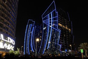 LUX Waterfront 1BR Near B.khalifa