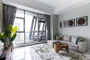 LUX Waterfront 1BR Near B.khalifa