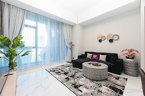 LUX Waterfront 1BR Near B.khalifa