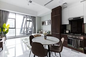 LUX Waterfront 1BR Near B.khalifa