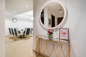 Stunning 2BR Apt Palm Jumeirah