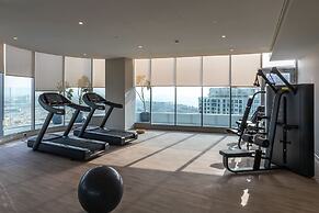 1 BR With Stunning 180 Marina View