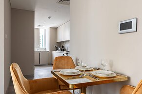 1 BR With Stunning 180 Marina View