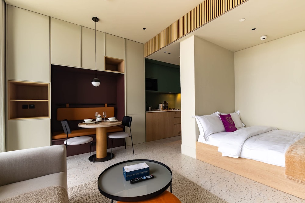 Deluxe Studio With Balcony Full Burj Khalifa View