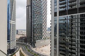 Deluxe Studio With Meydan View