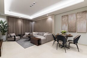 Luxurious 3Br Apt in Nobles Tower Full Burj View
