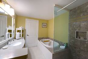 Seaside Suites