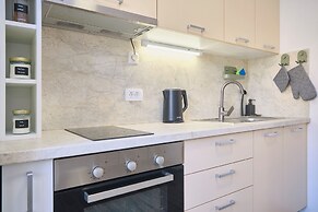 LAV Central Apartment by Litto