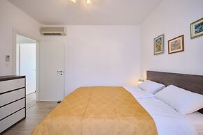 LAV Central Apartment by Litto