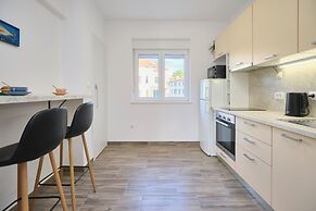 LAV Central Apartment by Litto