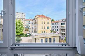 LAV Central Apartment by Litto