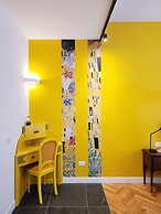 Prisma Rooms