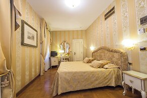 Casa Savoia & Casa Jolanda