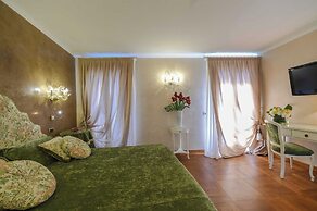 Casa Savoia & Casa Jolanda