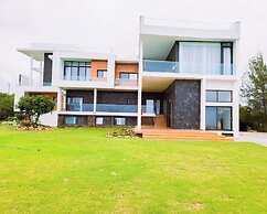 ARCRISTAL - PRESIDENTS VILLA