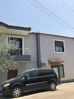 Monas Guesthouse