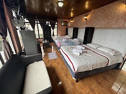 Hotel Hanna Suites