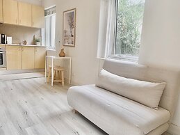 Prime Location Unit With Backyard