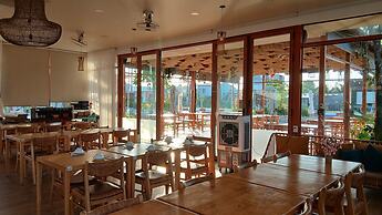 Melaka Ho Tram - Beachside Bungalows