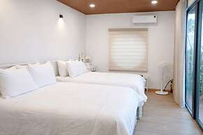 Melaka Ho Tram - Beachside Bungalows