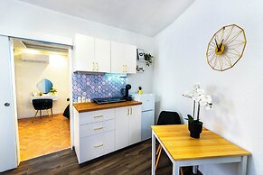 Elegant APT 5 min walk from Split center
