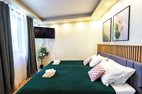 Elegant APT 5 min walk from Split center