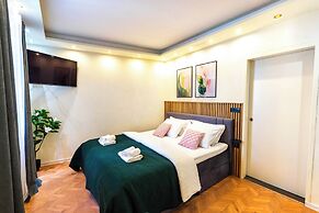 Elegant APT 5 min walk from Split center